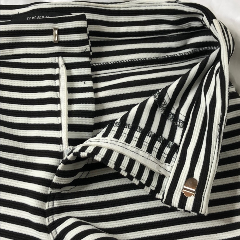 STRIPED SHORTS - Picture 4 of 4